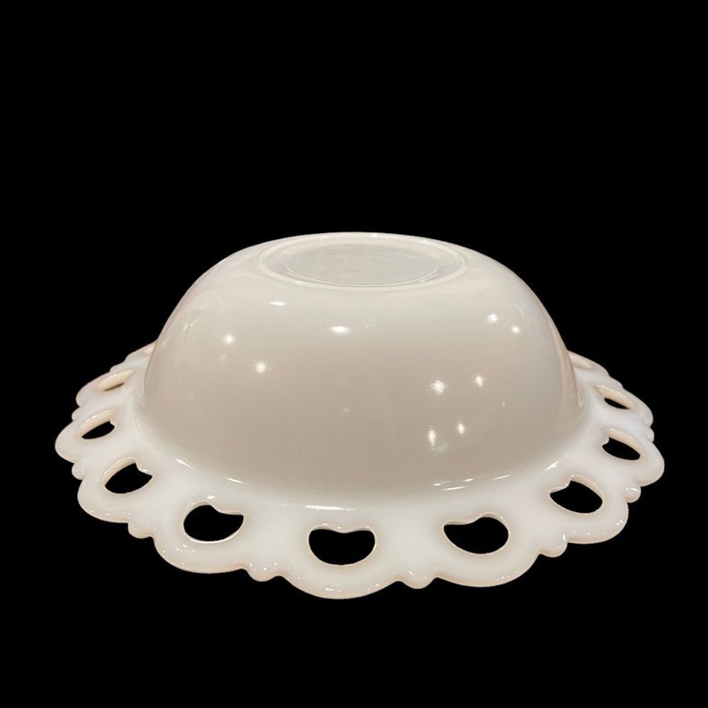 Vintage 1950s Anchor Hocking Old Colony‎ Lace Edge 9.5" Milk Glass Bowl Dish - Picture 6 of 8
